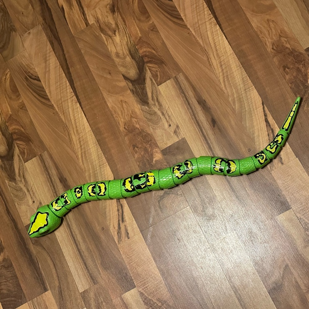 Robo Alive King Python